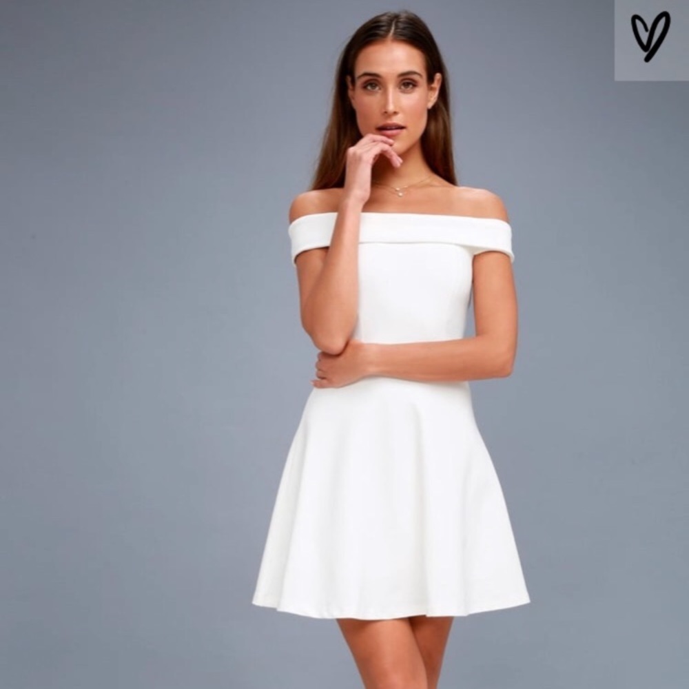 NWT Lulu’s White off the shoulder dress
